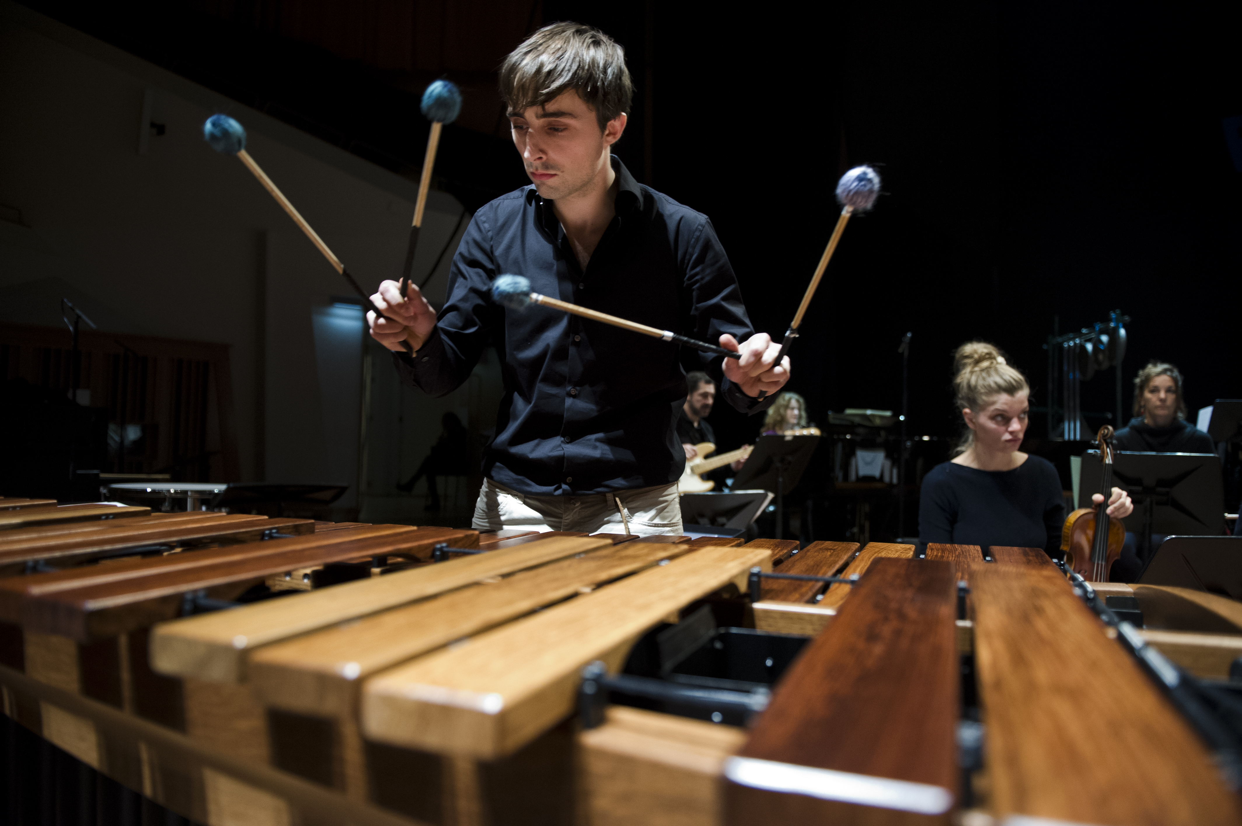 Dominique Vleeshouwers speelt tijdens de finale van TROMP 2014.