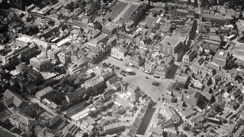 Oude foto van de Markt in Eindhoven