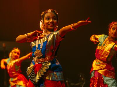 Muziek de wereld rond - Indiaas meisje danst