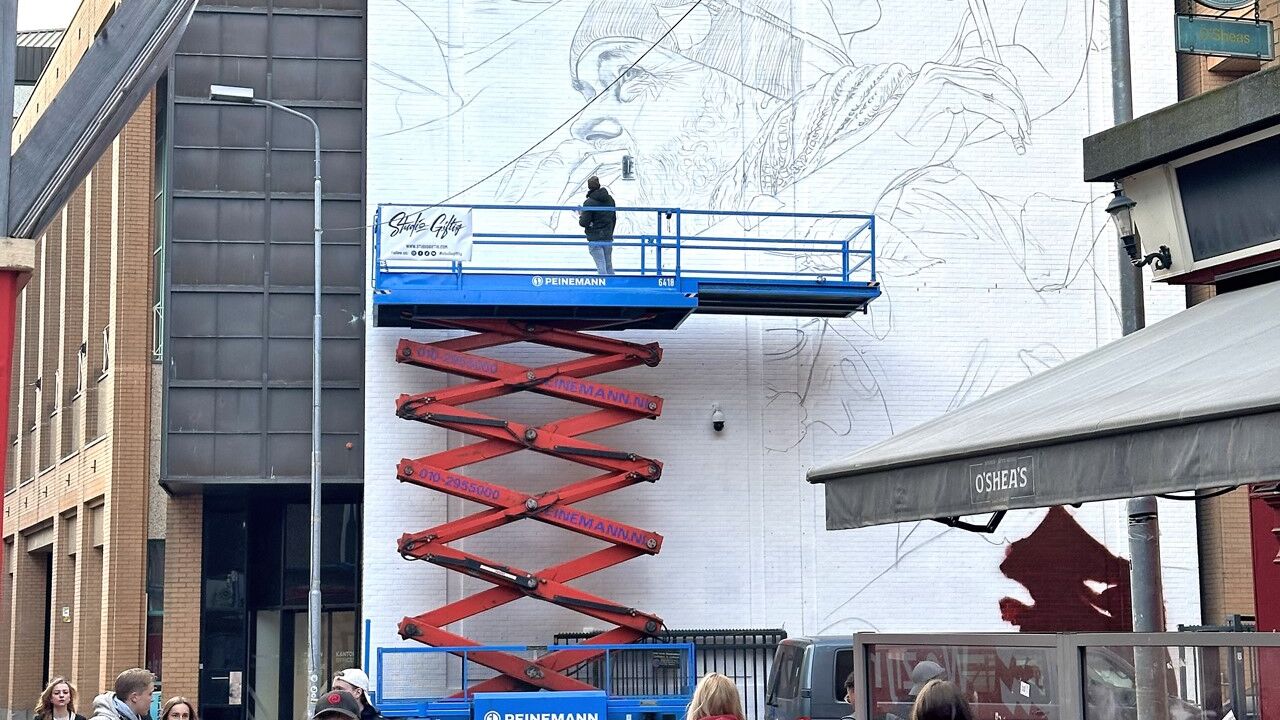 Artwork by Studio Giftig on the wall of MgE draws attention - MgE