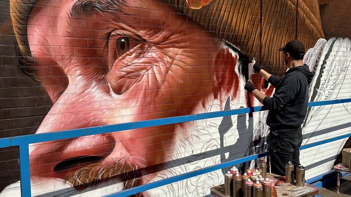 Artwork by Studio Giftig on the wall of MgE draws attention - MgE