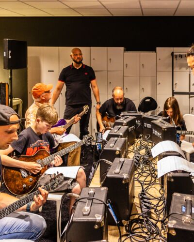 Metal Gitaarorkest – Guitar Convention