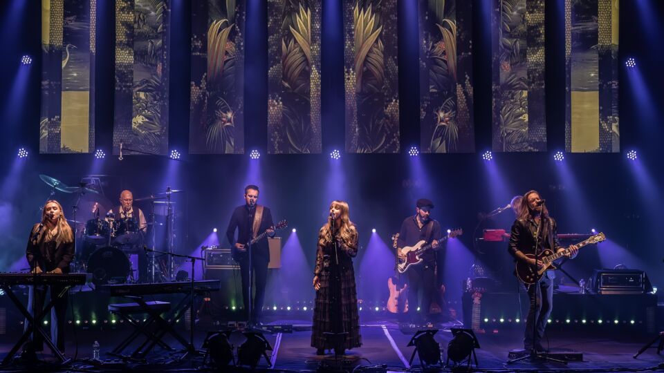 Rumours of Fleetwood Mac live